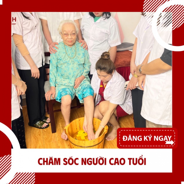 KHOÁ HỌC CHĂM SÓC NGƯỜI CAO TUỔI