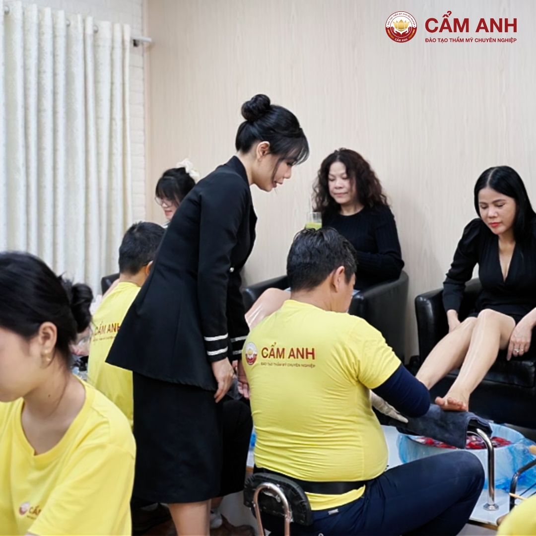 Khoá Đào Tạo Nail Quốc Tế Nâng Cao Phù Hợp Với Những Ai?